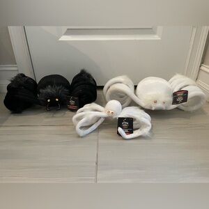 Hyde and EEK! Plush spiders